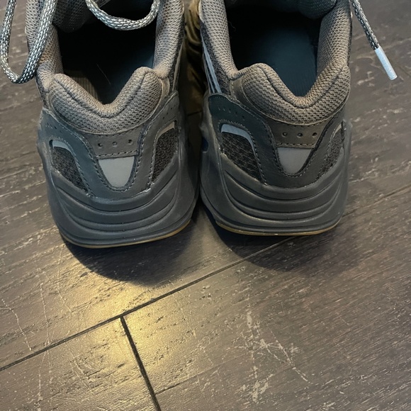 Adidas Yeezy Boost 700 V2 Geode sneaker shoe Size US 5.5/38 - Picture 7 of 9